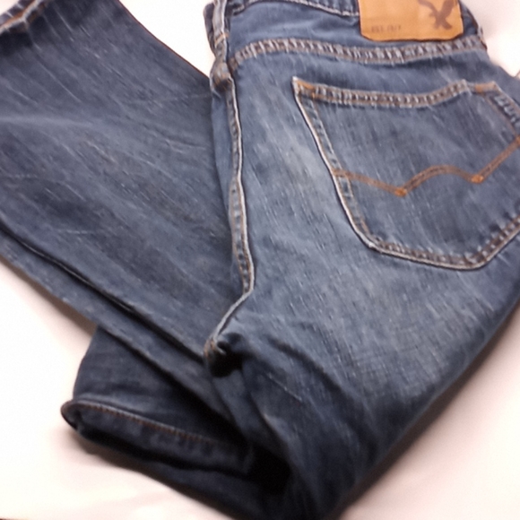 American Eagles Outfitters - Picture 12 of 16